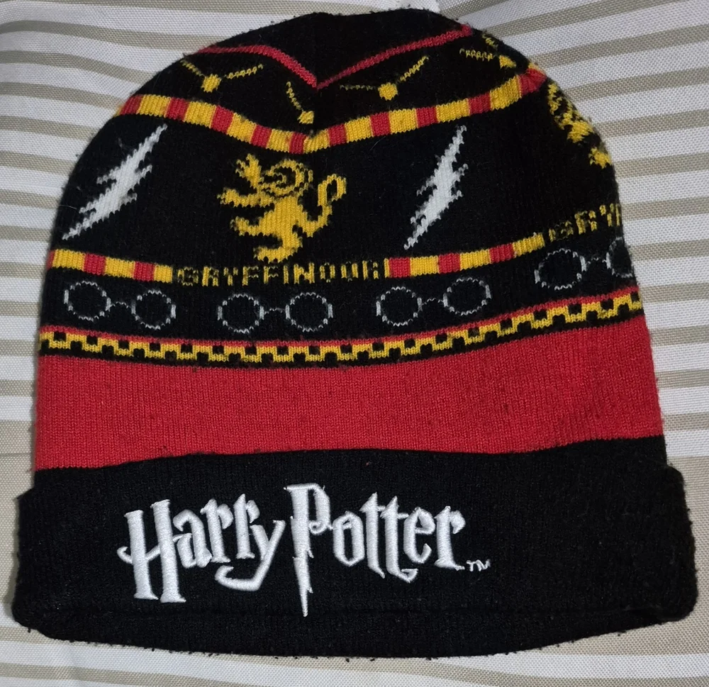 Harry Potter Gryffindor themed knit cuff beanie.